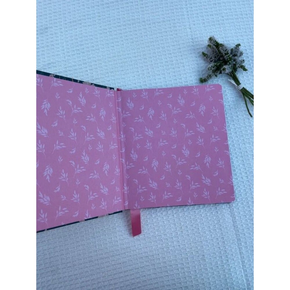 Notebook - Picture 2 of 4